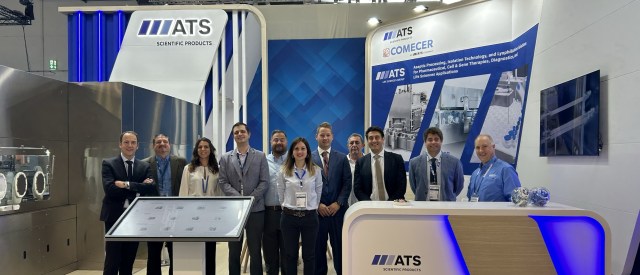 SP employees at a trade show.